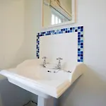 Historic Hall Wing Nr York & Leeds Free Hot Tub * Newton Kyme