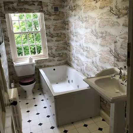 Historic Hall Wing Nr York & Leeds Free Hot Tub *