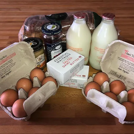 Historic Hall Wing Nr York & Leeds Free Hot Tub * Newton Kyme